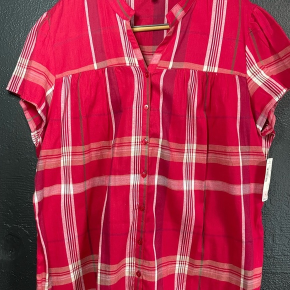St. John's Bay Red and White Casual Button Down Shirt - Picture 1 of 3